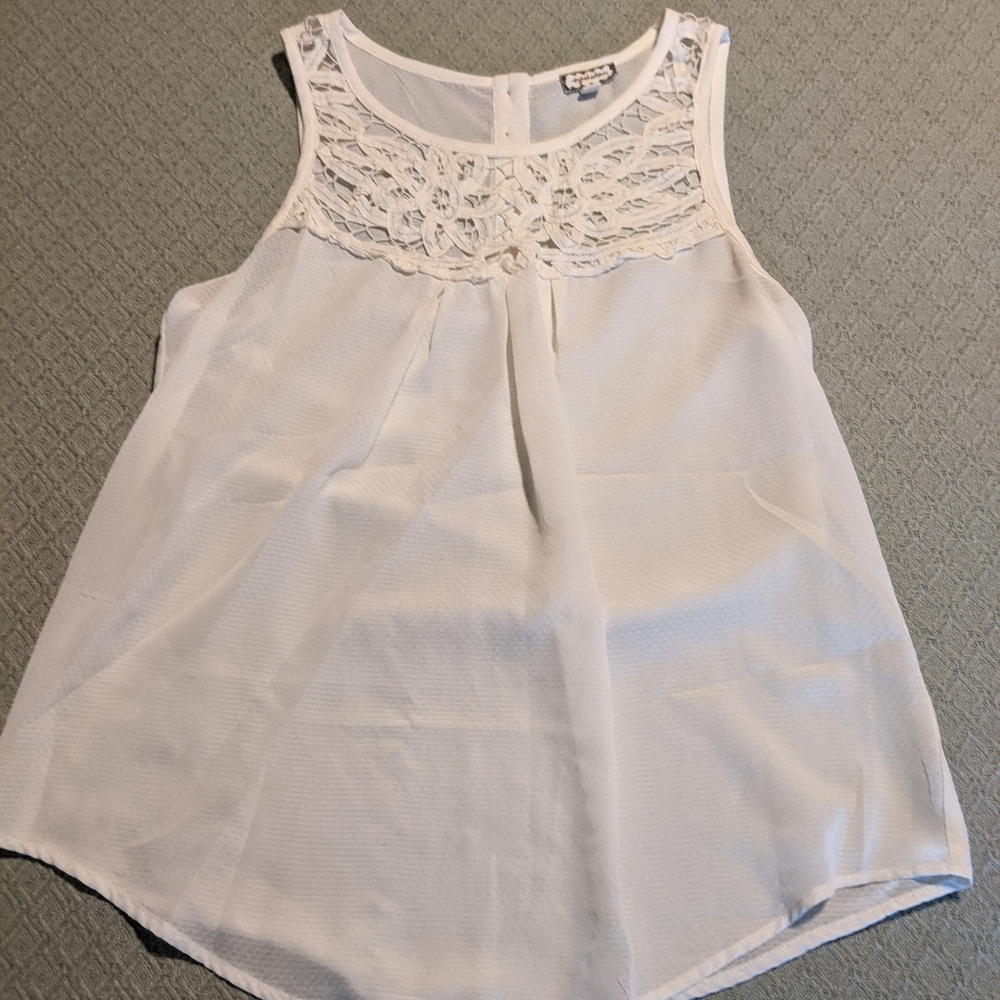 Eyeshadow, detailed top